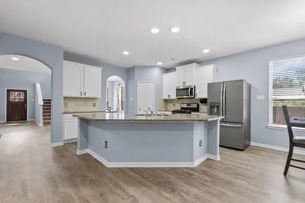 28619 Riverside Crest LN, Huffman, TX 77336
