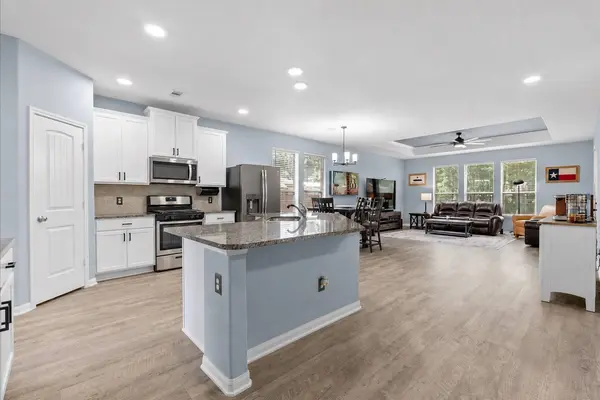 28619 Riverside Crest LN, Huffman, TX 77336