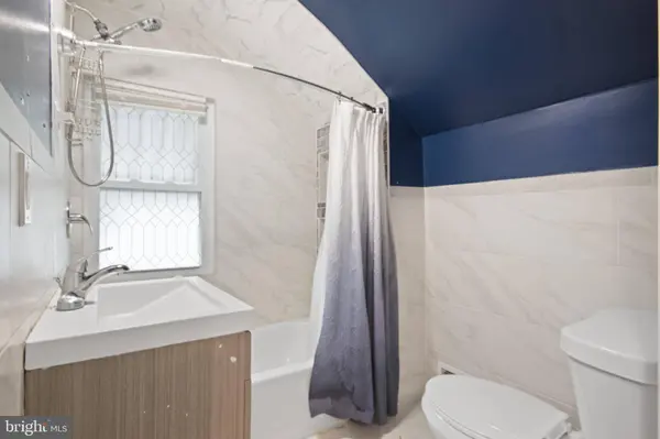 16 CLOVER AVE, Trenton, NJ 08638