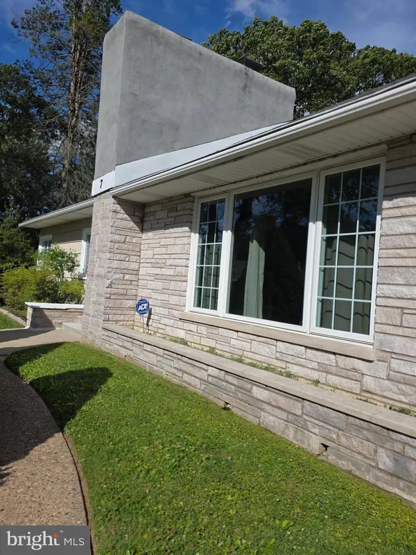 7 WHITE BEECH CT, Ewing, NJ 08618