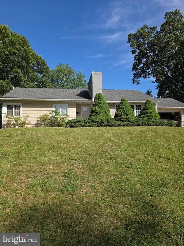 7 WHITE BEECH CT, Ewing, NJ 08618