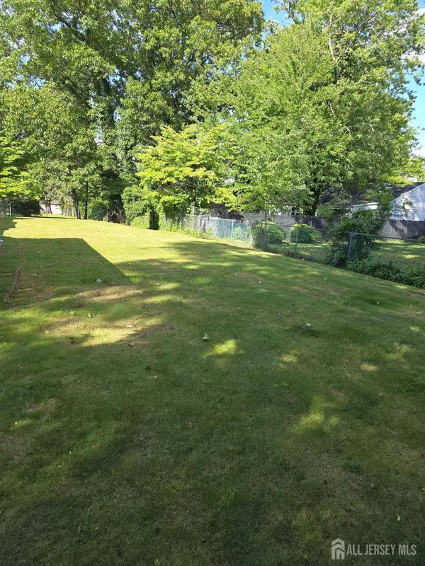 7 white beech CT, Ewing, NJ 08618