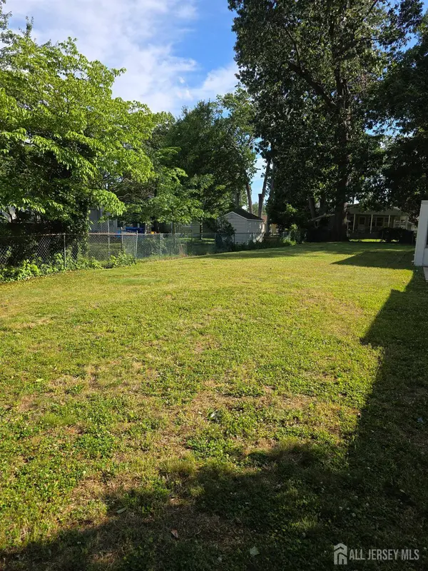 7 white beech CT, Ewing, NJ 08618