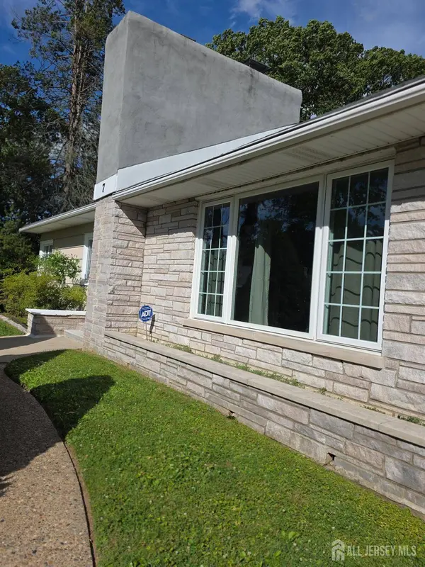 7 white beech CT, Ewing, NJ 08618
