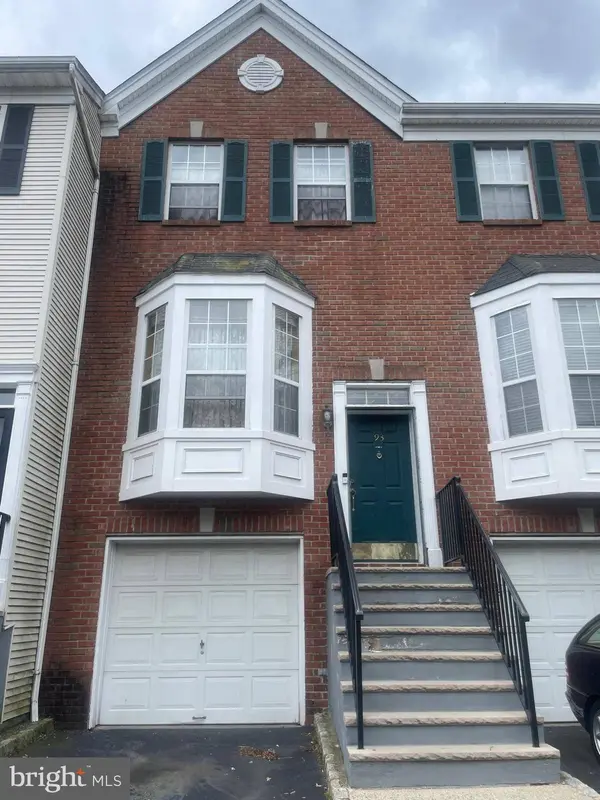 93 PEREZ DR, Newark, NJ 07103