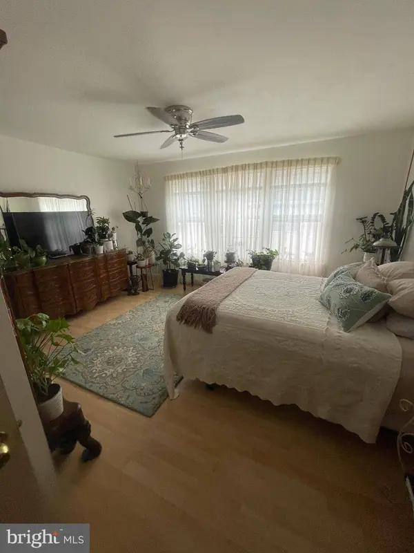 93 PEREZ DR, Newark, NJ 07103