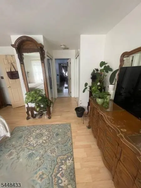 93 Perez Dr, Newark City, NJ 07103