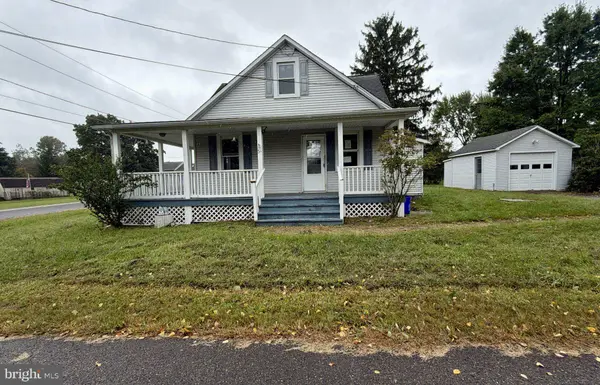 31 4TH ST, Flagtown, NJ 08821
