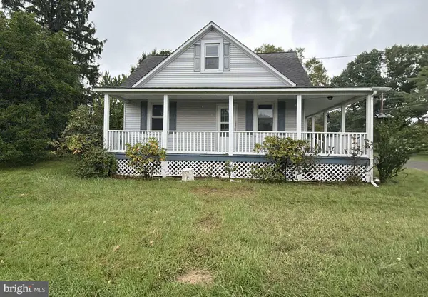 31 4TH ST, Flagtown, NJ 08821