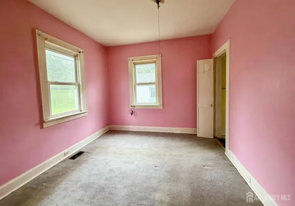 31 Fourth ST, Hillsborough, NJ 08821