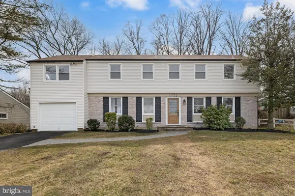 1752 LARK LN, Cherry Hill, NJ 08003