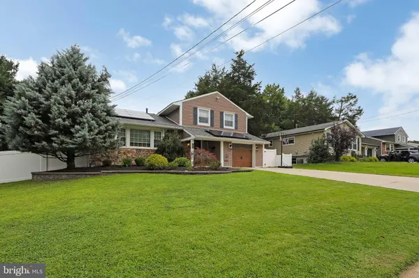 10 FORREST DR, Blackwood, NJ 08012