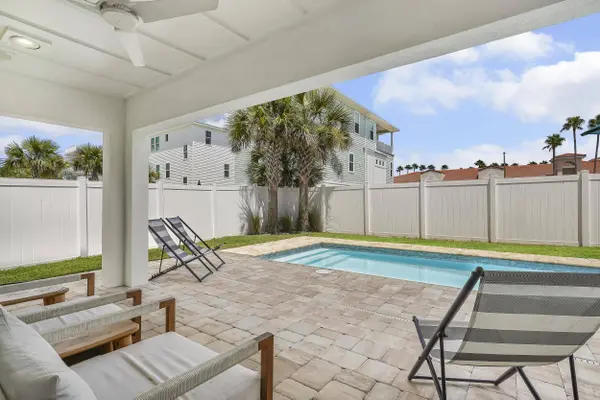 104 7Th St, St Augustine, FL 32080