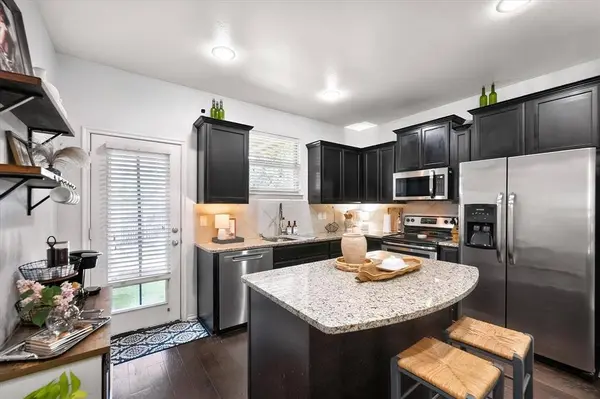 8825 Deadwood Lane, Aubrey, TX 76227