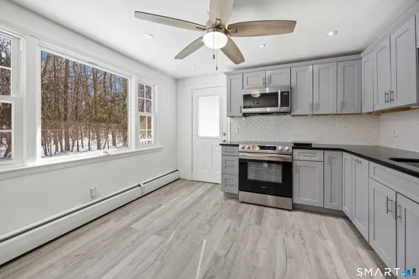 12 Bates Place, Hartford, CT 06114