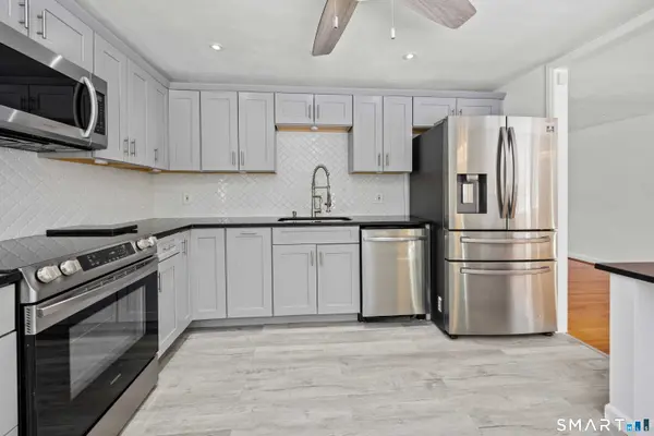 12 Bates Place, Hartford, CT 06114