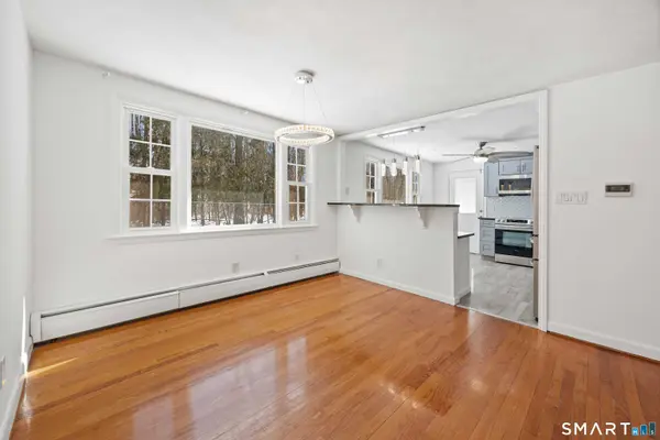 12 Bates Place, Hartford, CT 06114