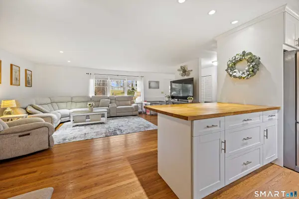 22 Beach Park Road, Clinton, CT 06413
