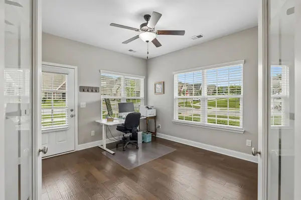 903 Meadowcrest Way, Lebanon, TN 37090