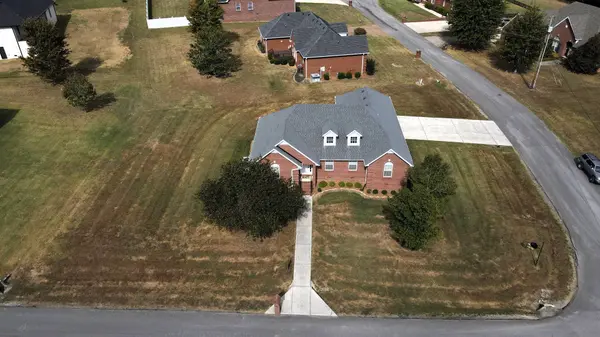 95 Maple Dr