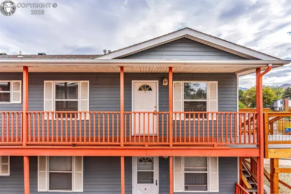 712 Yale PL