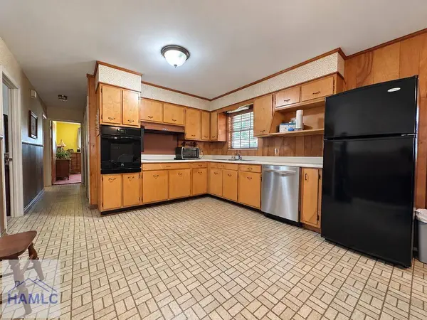 130 Greenwood Street, Jesup, GA 31545