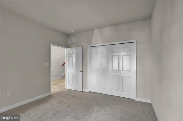 1004 HELM LN, Reading, PA 19605