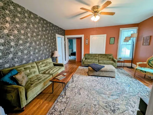 609 E Main St ST, Decorah, IA 52101