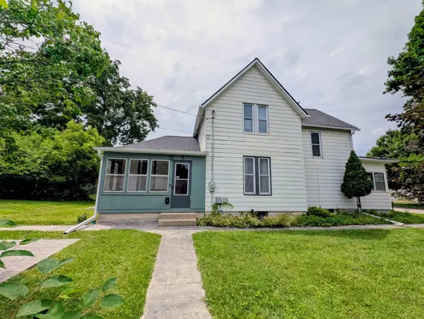 609 E Main St ST