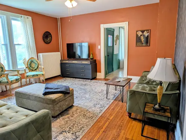 609 E Main St ST, Decorah, IA 52101