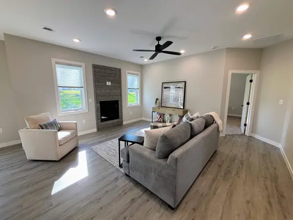 820 NW 4 AVE, Waukon, IA 52172