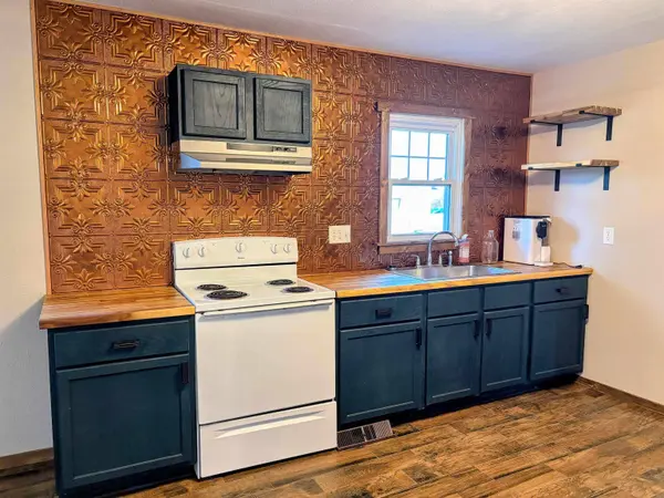 24008 195th ST, Cresco, IA 52136