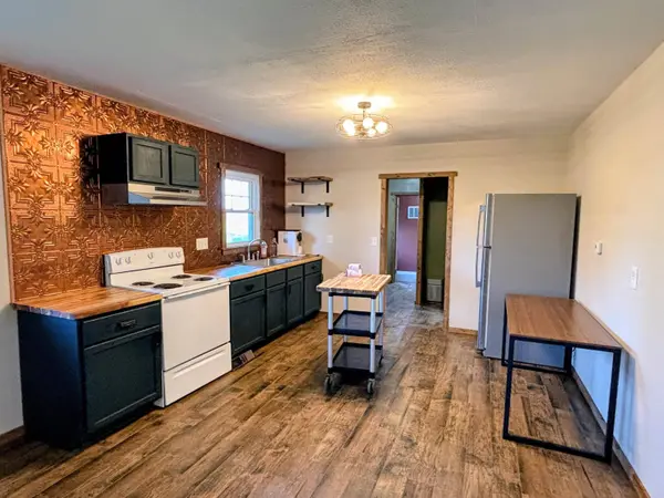 24008 195th ST, Cresco, IA 52136
