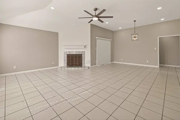 10810 Umber CT, Houston, TX 77099