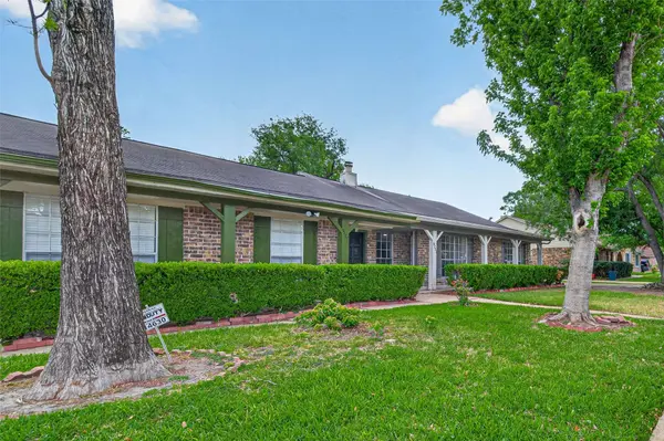 9231 Baronsmede DR, Houston, TX 77083