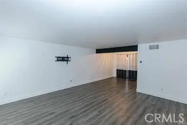 9525 Sepulveda BLVD #5, North Hills, CA 91343