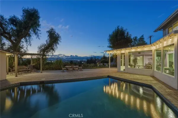 17132 Oak View, Encino, CA 91316