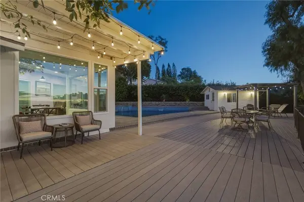 17132 Oak View, Encino, CA 91316