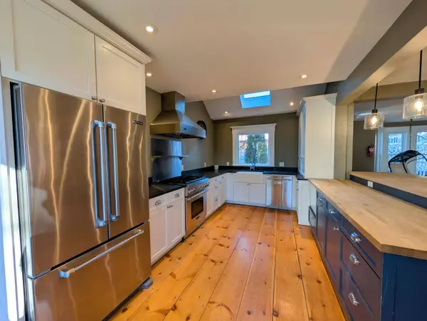 17 Market ST, North Berwick, ME 03906