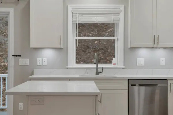 145 Ossipee Mountain RD, Ossipee, NH 03814