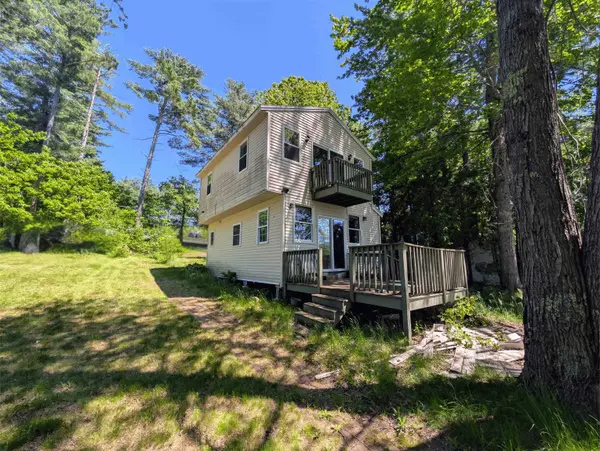 23 Penn AVE, Deerfield, NH 03037