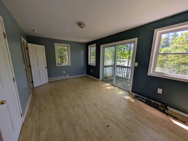 23 Penn AVE, Deerfield, NH 03037
