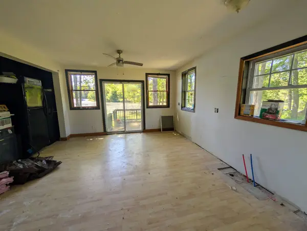23 Penn AVE, Deerfield, NH 03037