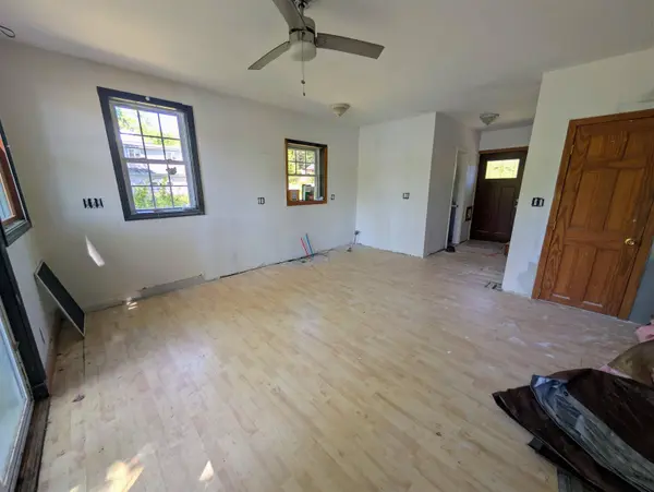 23 Penn AVE, Deerfield, NH 03037