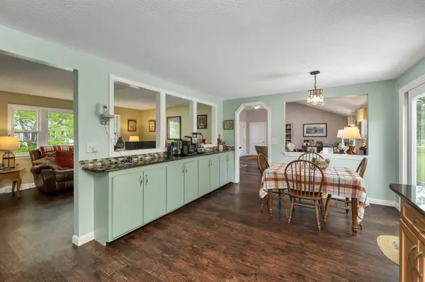 8 Toftree LN, Dover, NH 03820