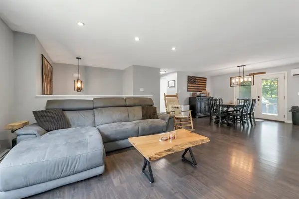 7 Hiltons LN, Rochester, NH 03868