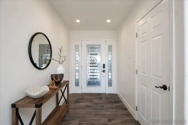 3027 Hunrichs Way, San Diego, CA 92117