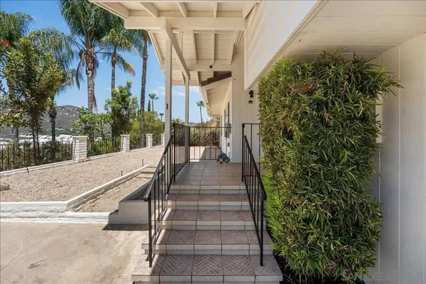 3548 Laurashawn Lane, Escondido, CA 92026