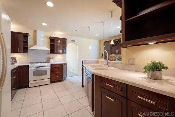 16620 San Salvador Ct, San Diego, CA 92128
