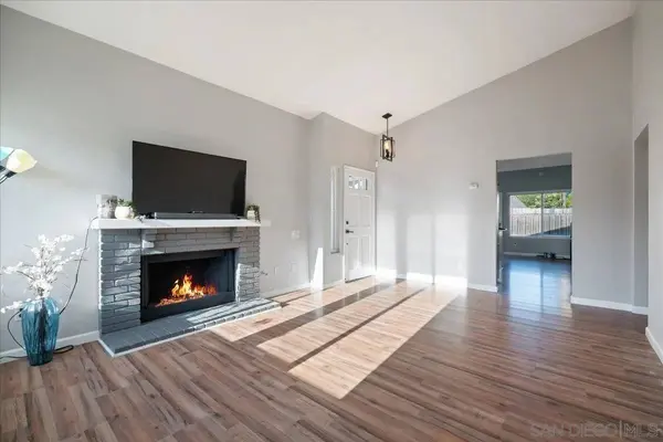 742 Foxwood, Oceanside, CA 92057